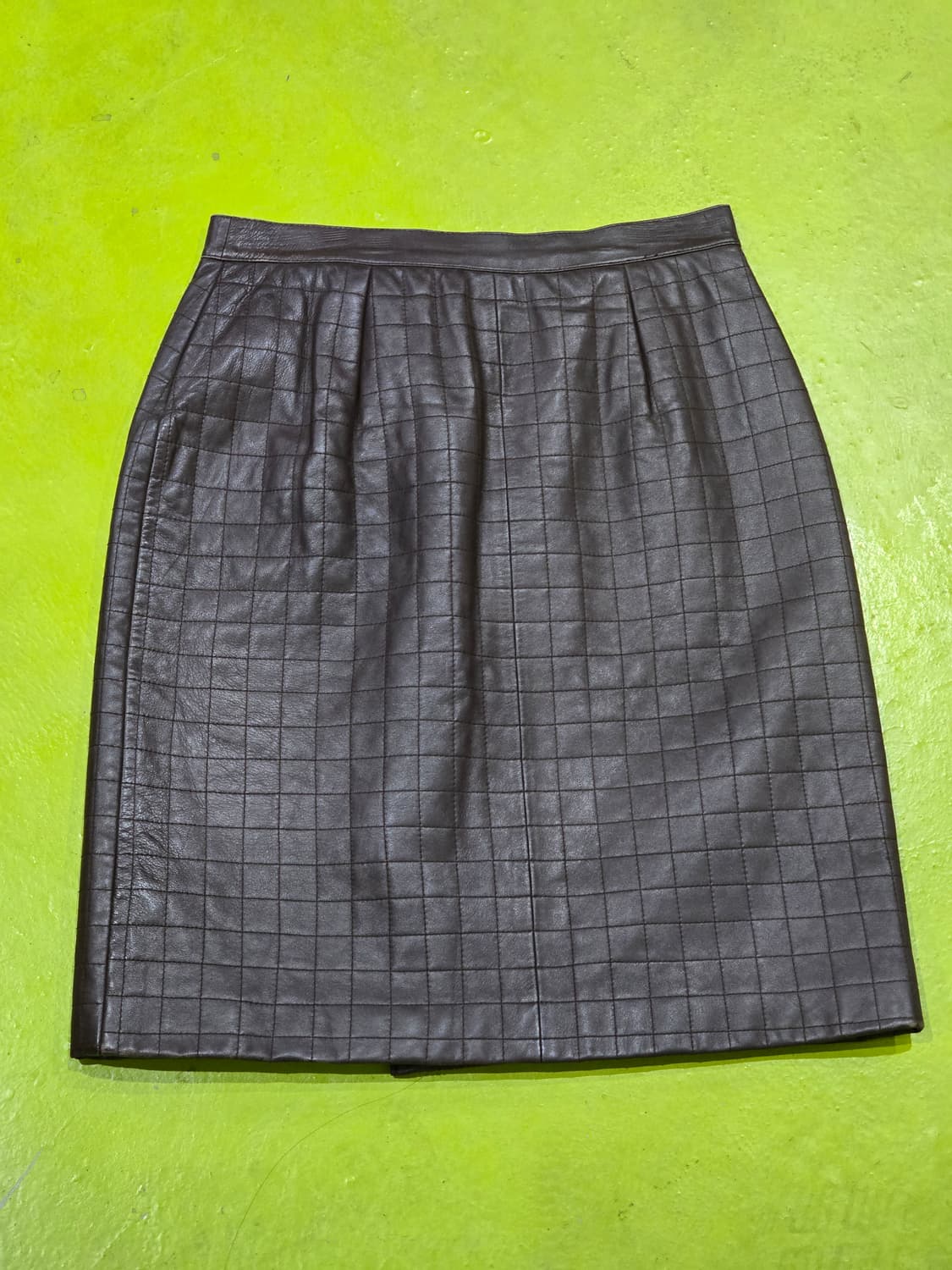 윤앤주 컬렉션 리얼 가죽 퀼팅 스커트 상품이미지1