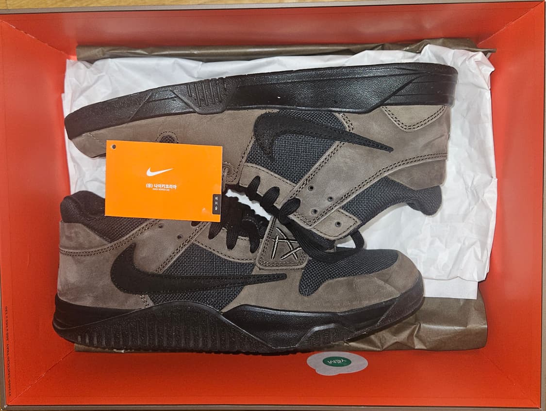 조던 x 트래비스 스캇 점프맨 잭 TR 블랙 앤 다크 모카 280 상품이미지1