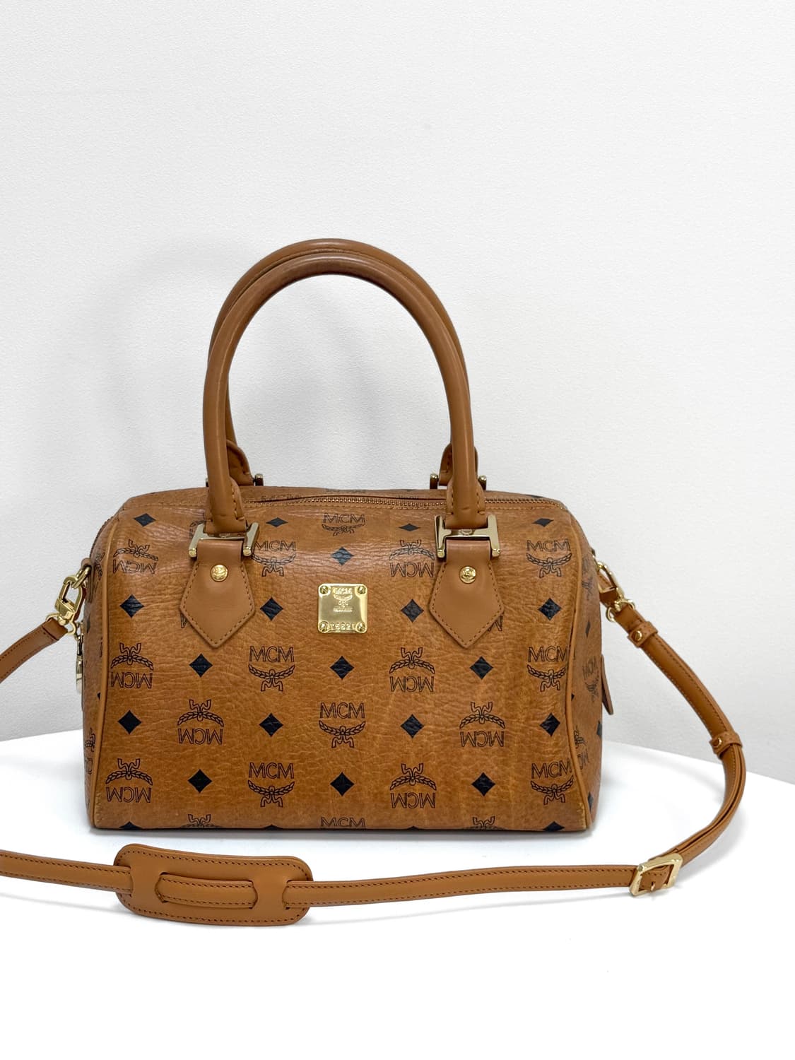 MCM Visetos Boston Bag Cognac 상품이미지1