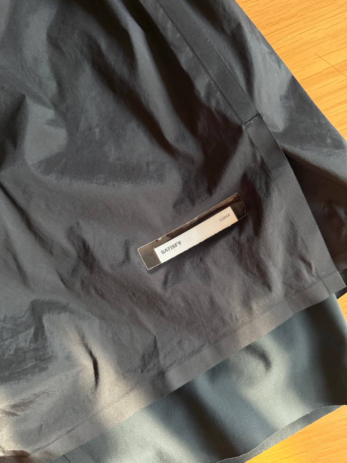 새티스파이 satisfy 테크실크 8인치 블랙 L사이즈 상품이미지2