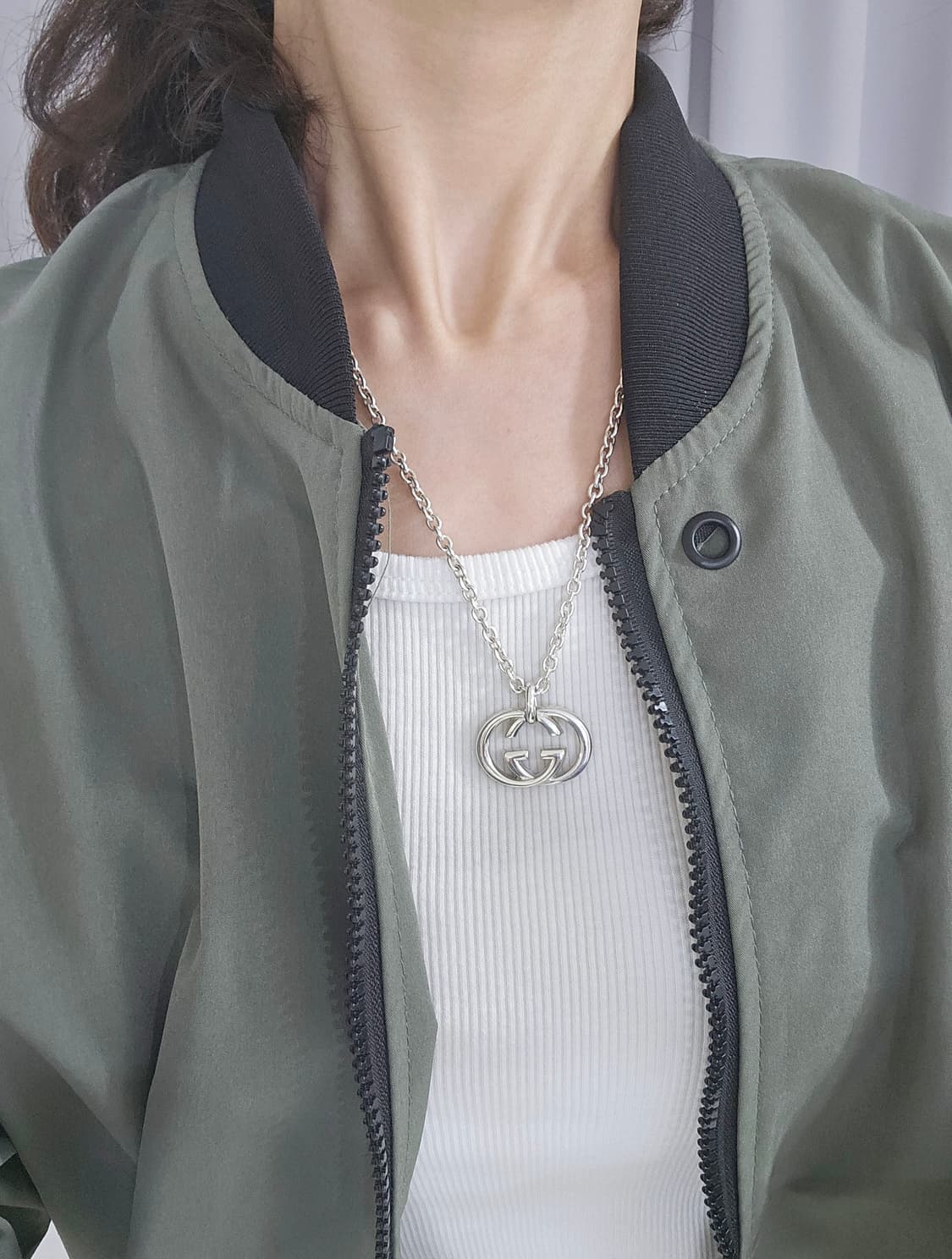 구찌 인터로킹 G 실버 라지펜던트 목걸이 [정품] 상품이미지5