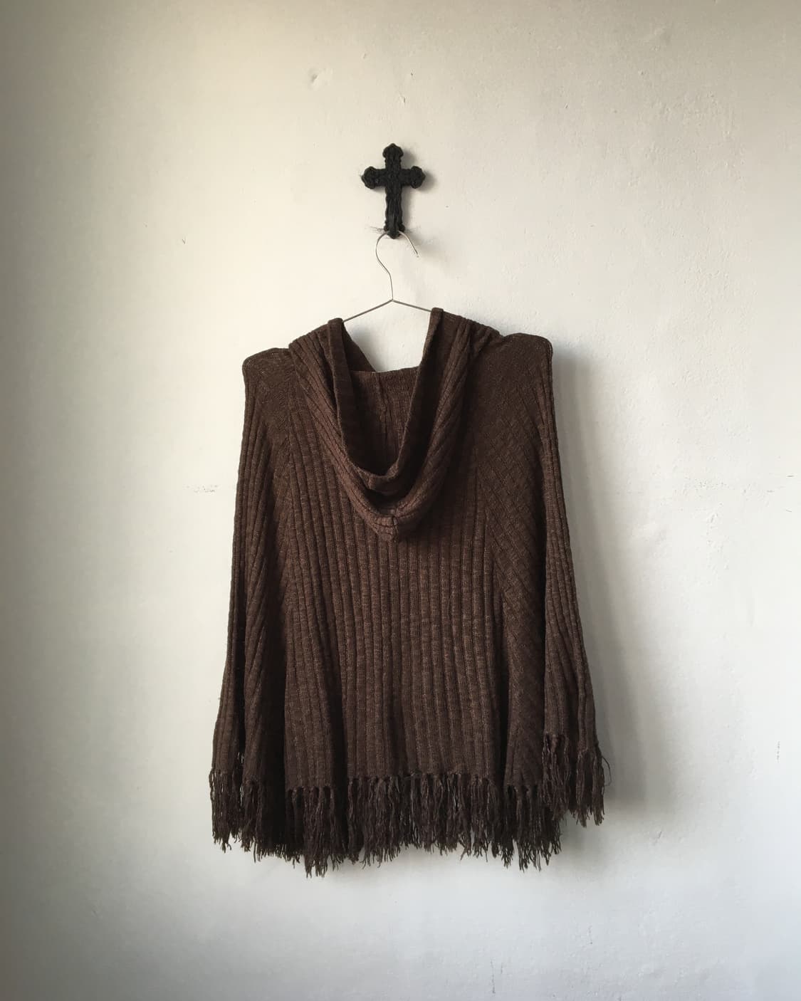 Pom pom fringe hood knit cape 상품이미지3