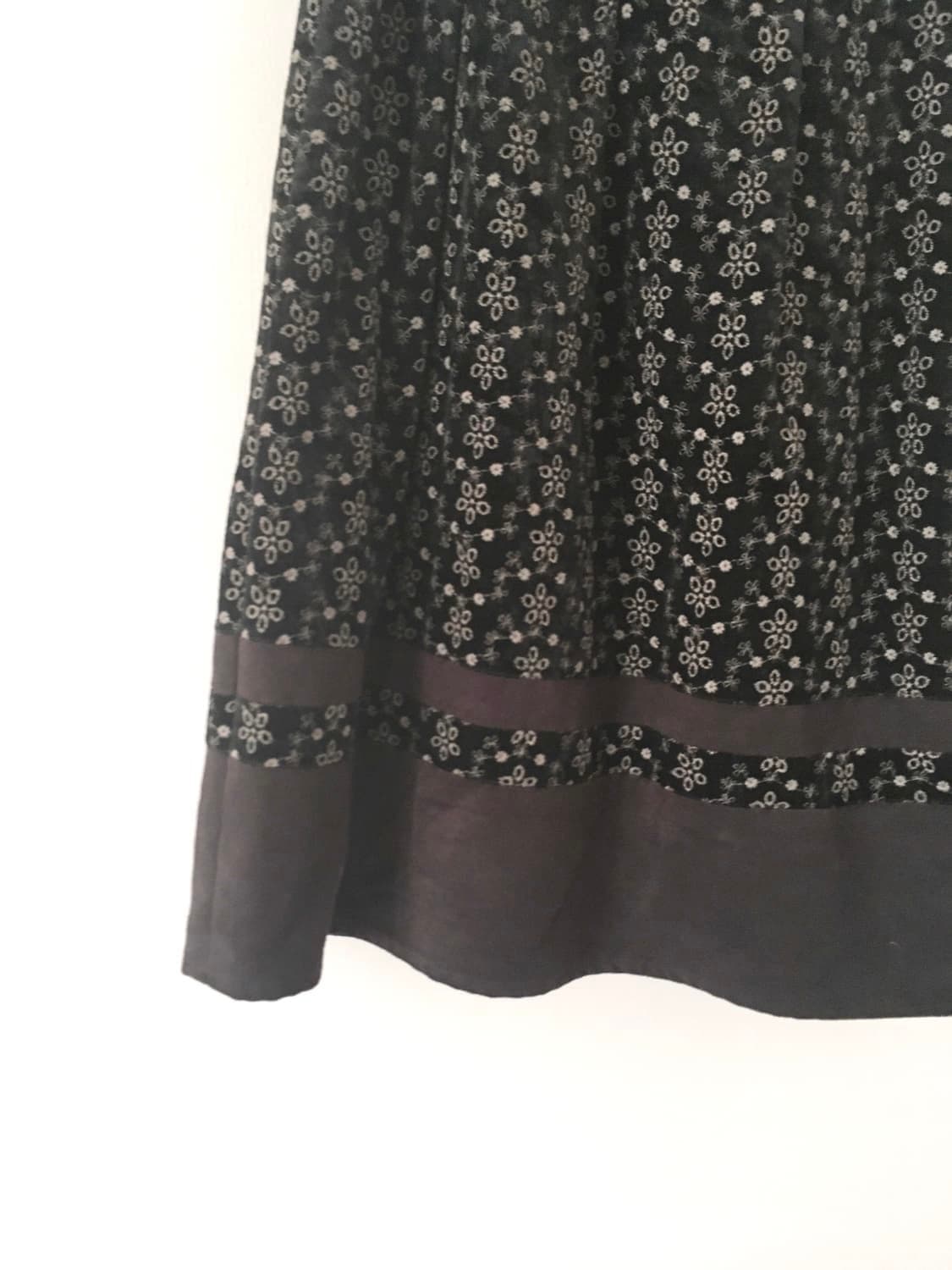 빈티지 벨벳 펀칭 스커트 블랙 상품이미지3