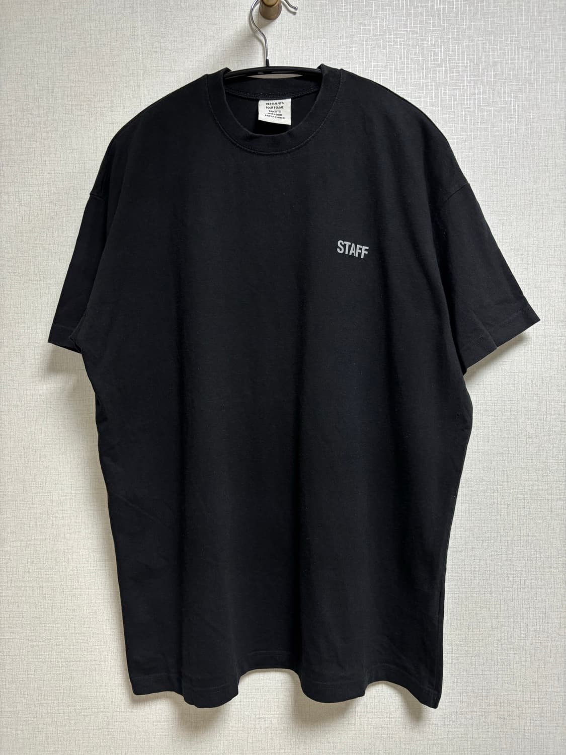 베트멍 VETEMENTS STAFF 반팔 티셔츠 상품이미지1