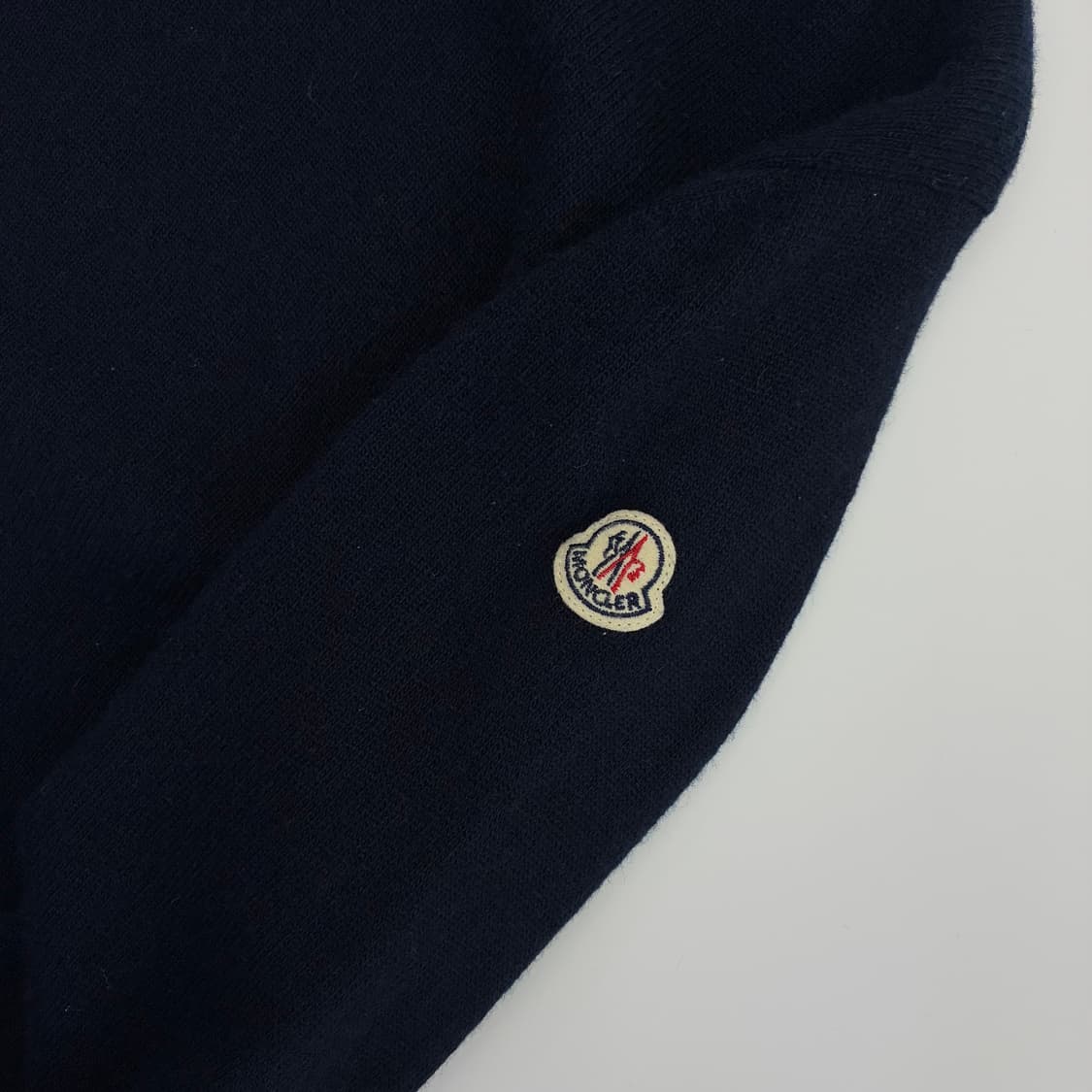 Moncler  몽클레어 패치 울 라운드 니트 상품이미지3