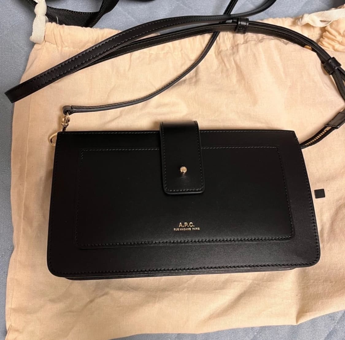 a.p.c 아페쎄 알반 미니 크로스백  블랙 상품이미지1