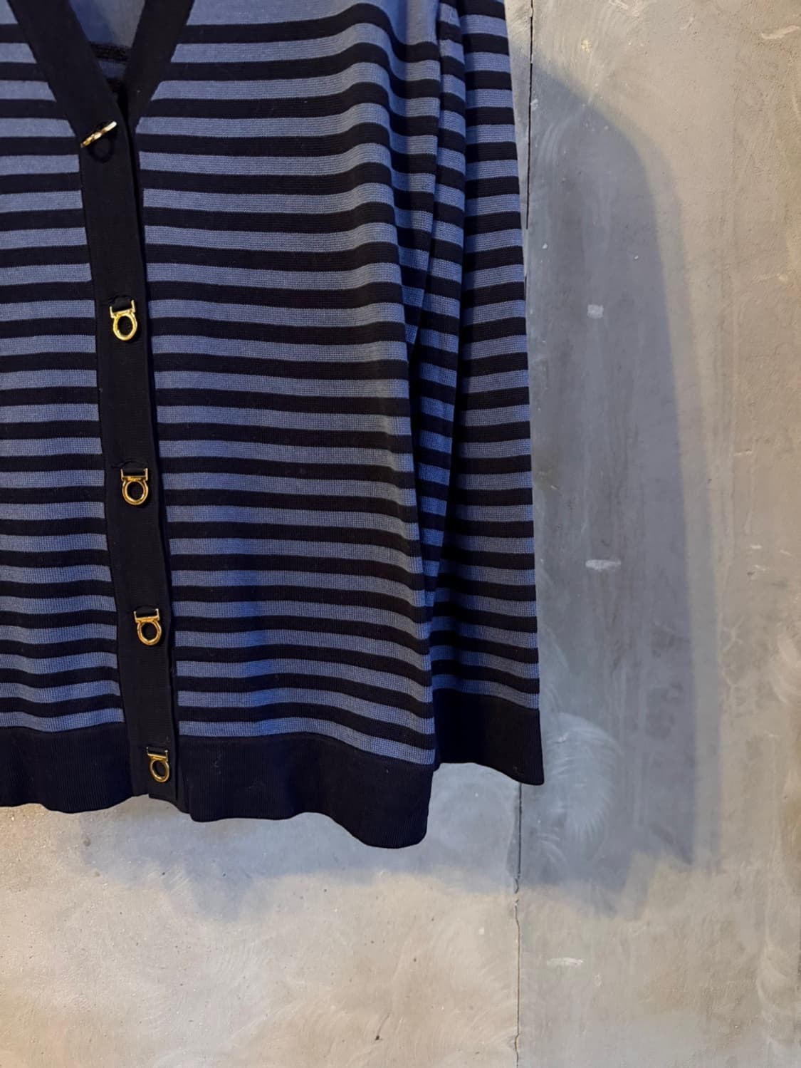 살바토레 페라가모 금장 가디건 55~66 상품이미지5