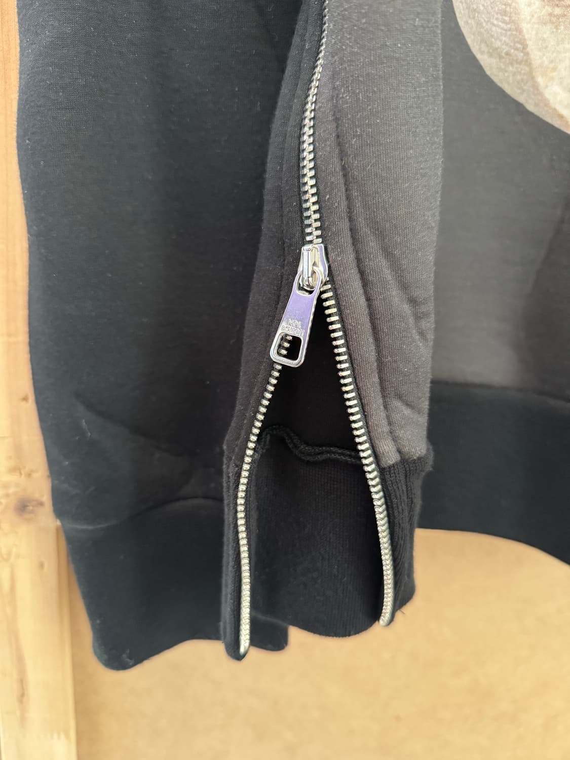 M / 닐바렛 석고상 프린팅 내오프렌 맨투맨 PBJS64S A516S 상품이미지4