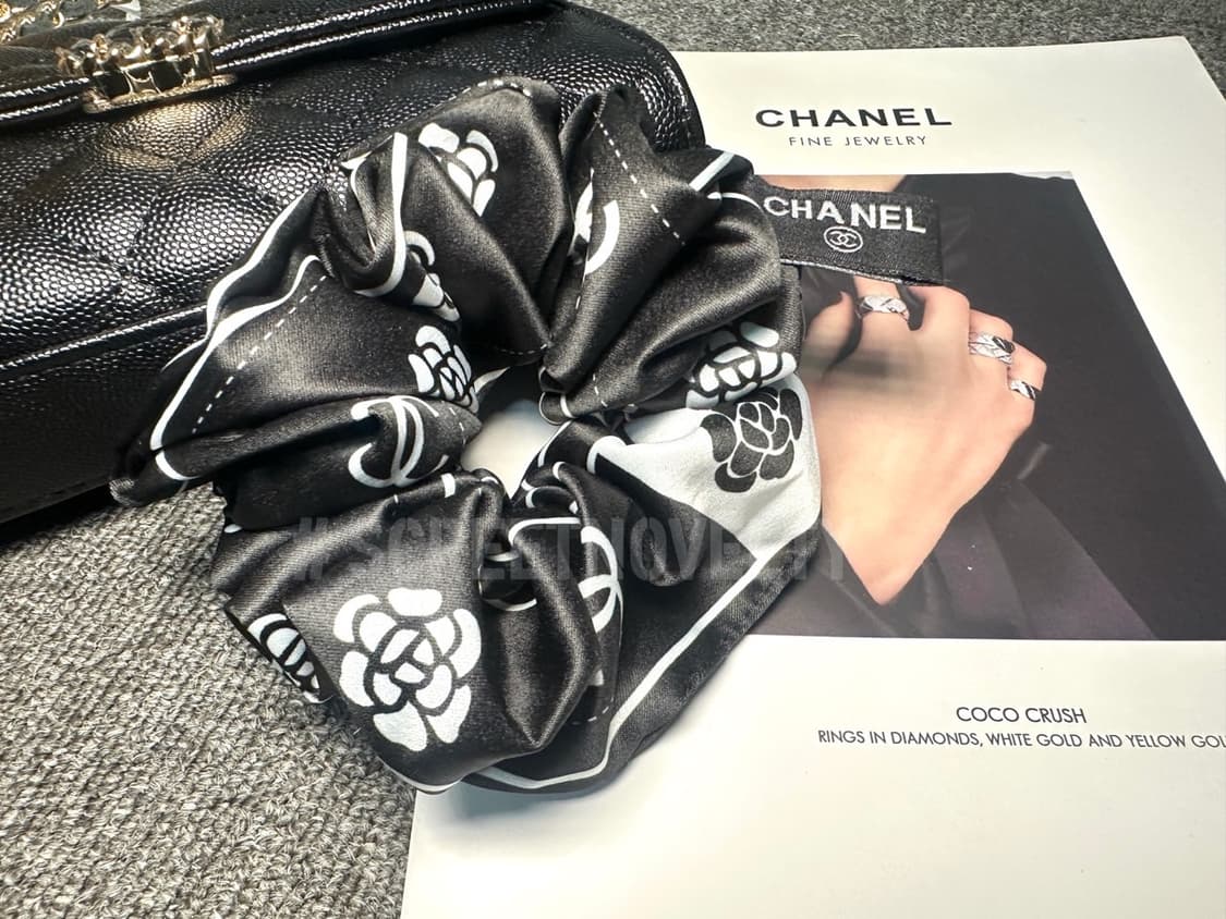 샤넬 까멜리아 헤어슈슈 블랙 상품이미지6