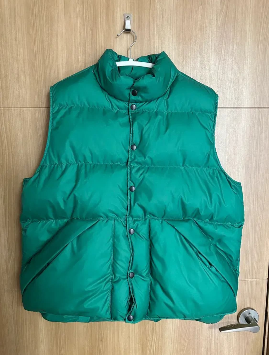 [L] 블랙아웃 다운 베스트 그린 상품이미지2