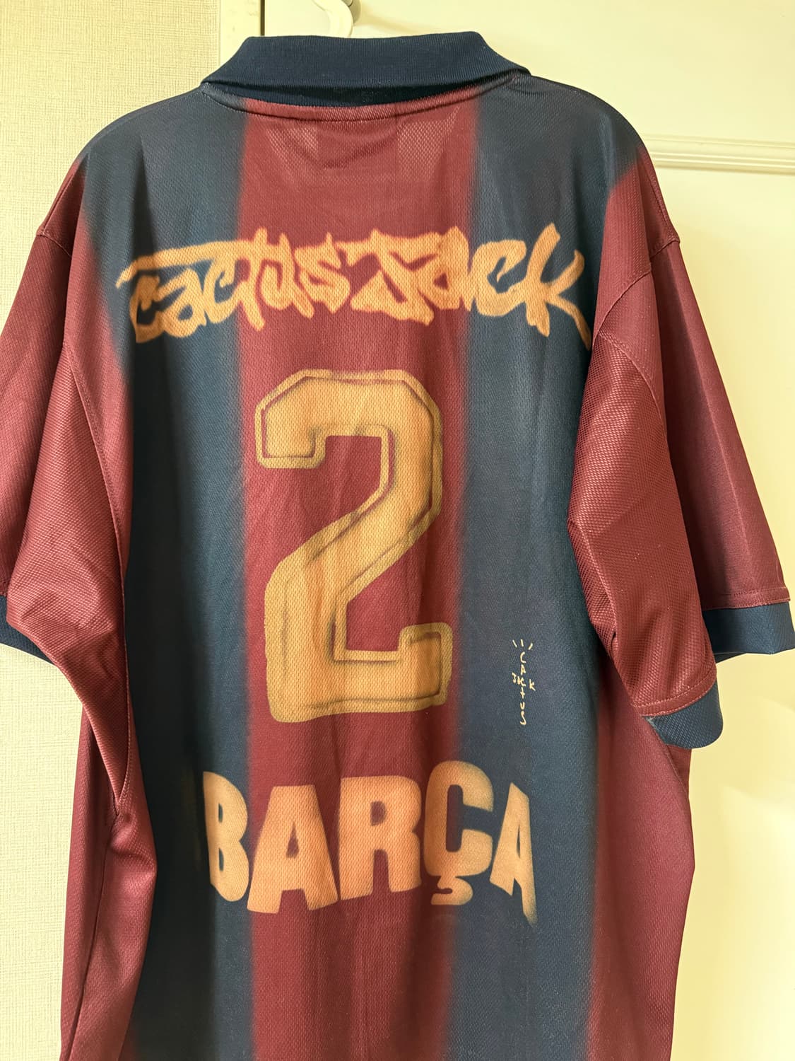 트레비스 스캇 X 바르셀로나 콜라보 00/01 레트로킷 M 상품이미지3