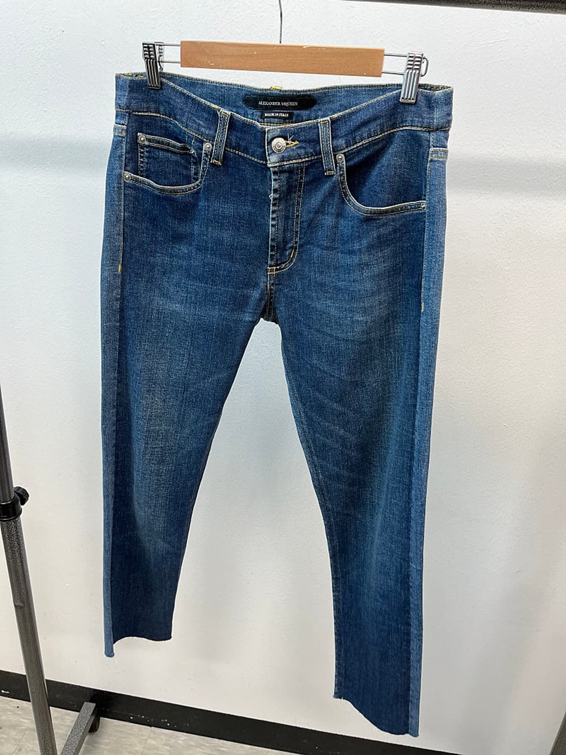 29) 알렉산더맥퀸 스판 크롭팬츠  상품이미지1