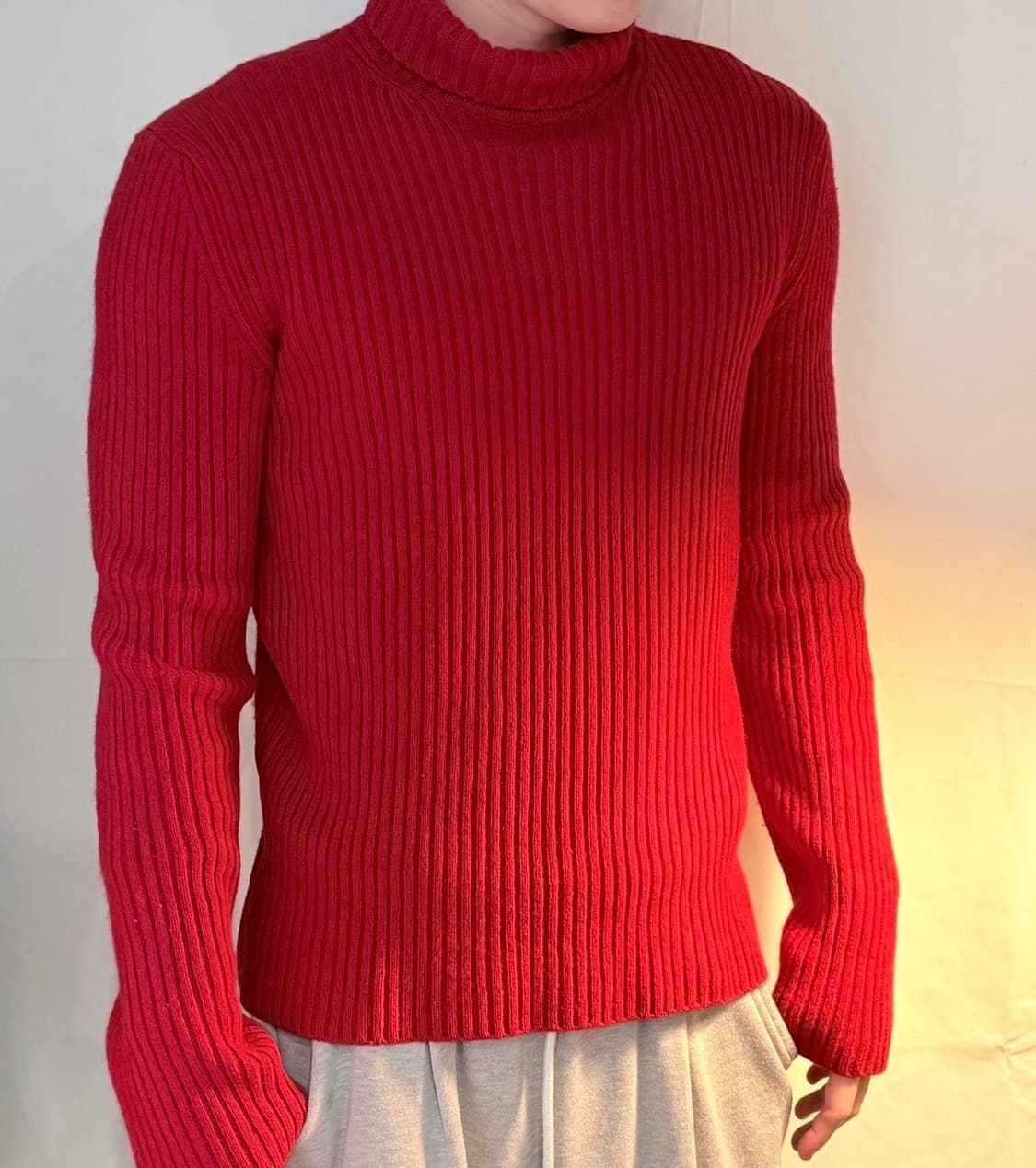 발렌시아가 버건디컬러 반목폴라 니트 상품이미지1