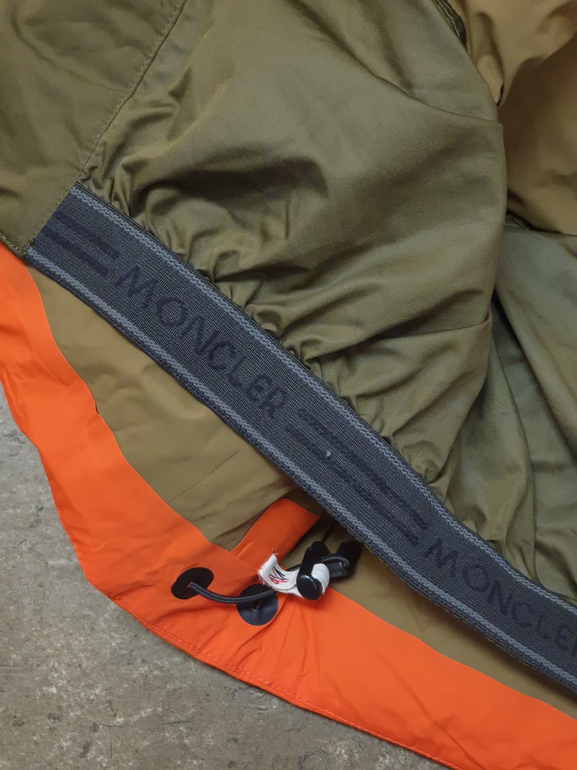 몽클레어 그레노블 구스다운 오렌지 숏패딩 상품이미지7