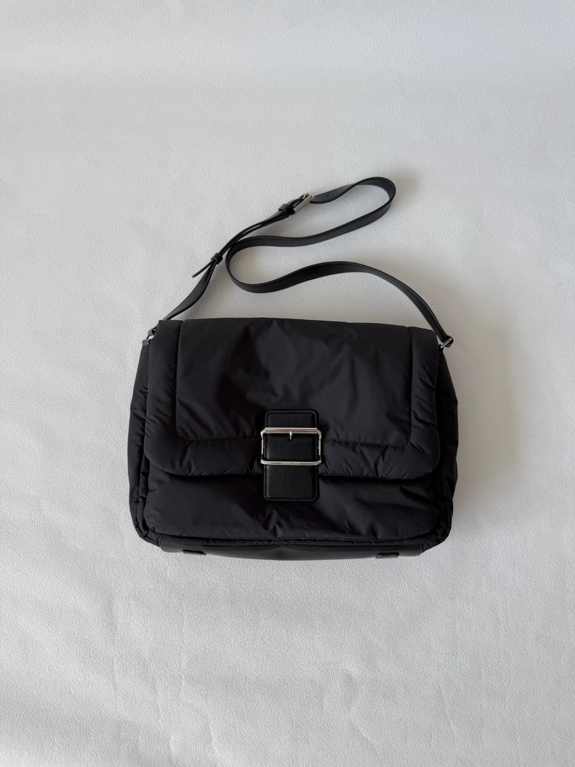 Pre owned 버클 크로스백 상품이미지1