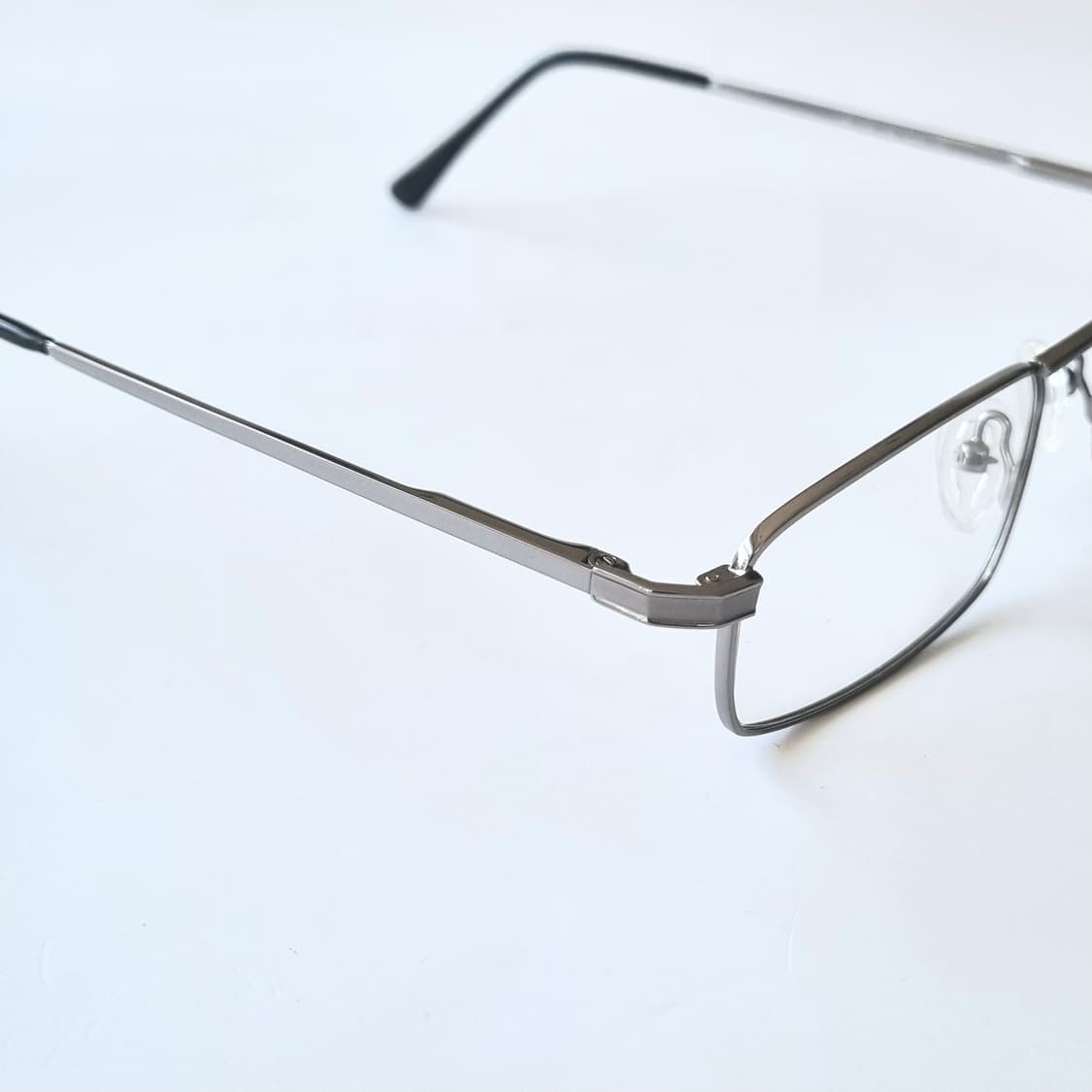 데드스탁 지적인 무드 알러지 걱정 없는 슬림 메탈 안경테 673 상품이미지6
