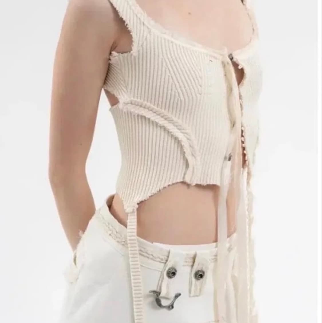 (구해요🙏) 혜인서 슬래시 니트 탑 상품이미지1