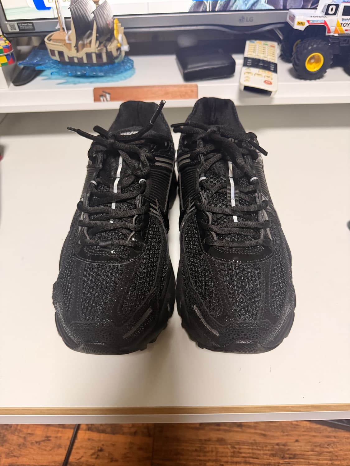 나이키 줌 보메로 5 블랙 메탈릭 실버 265 상품이미지1