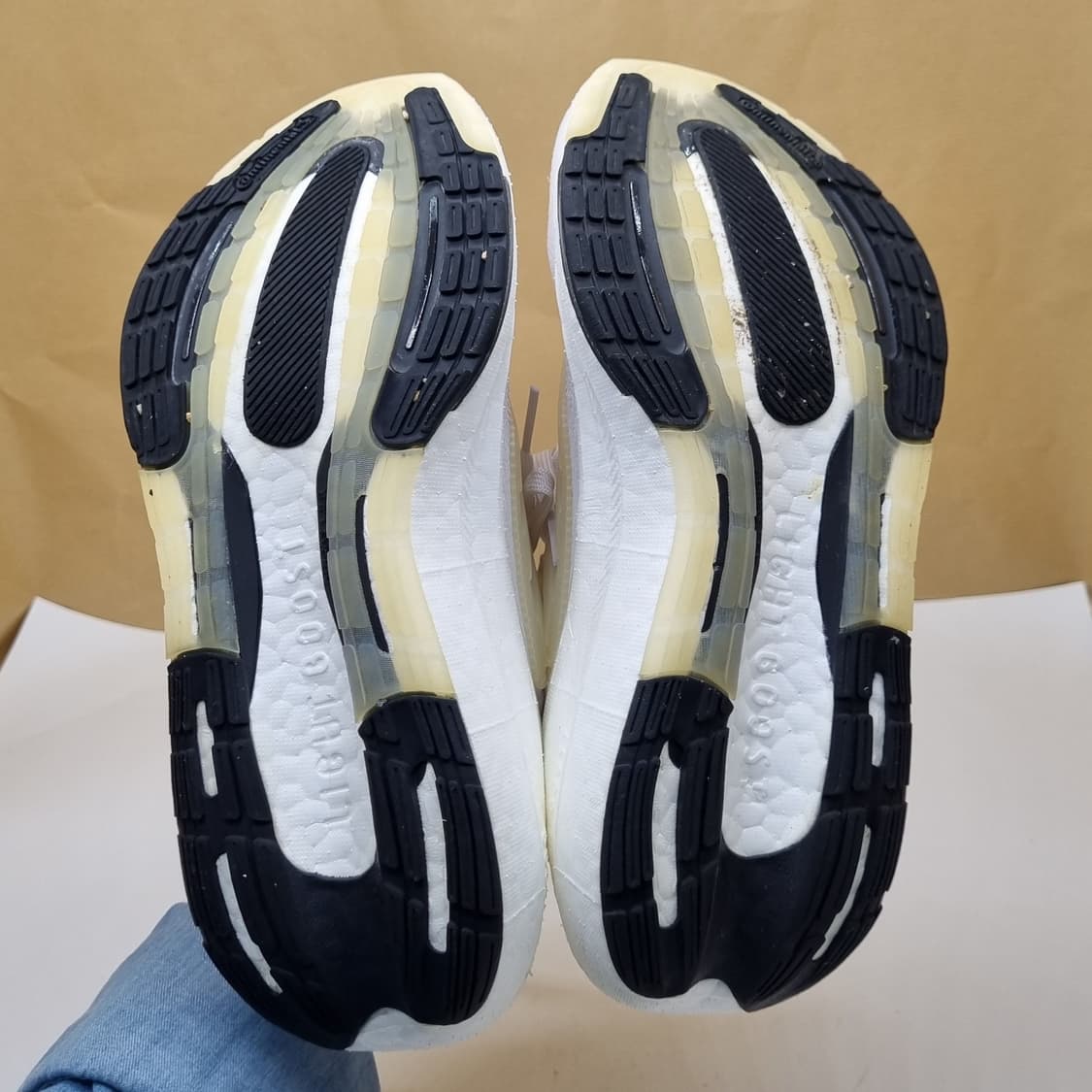 아디다스 울트라부스트22 여성운동화240. 상품이미지3