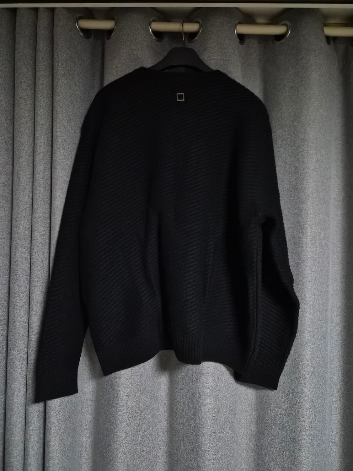 우영미 빗살무늬 니트 팝니다 솔리드옴므 타임옴므 상품이미지3