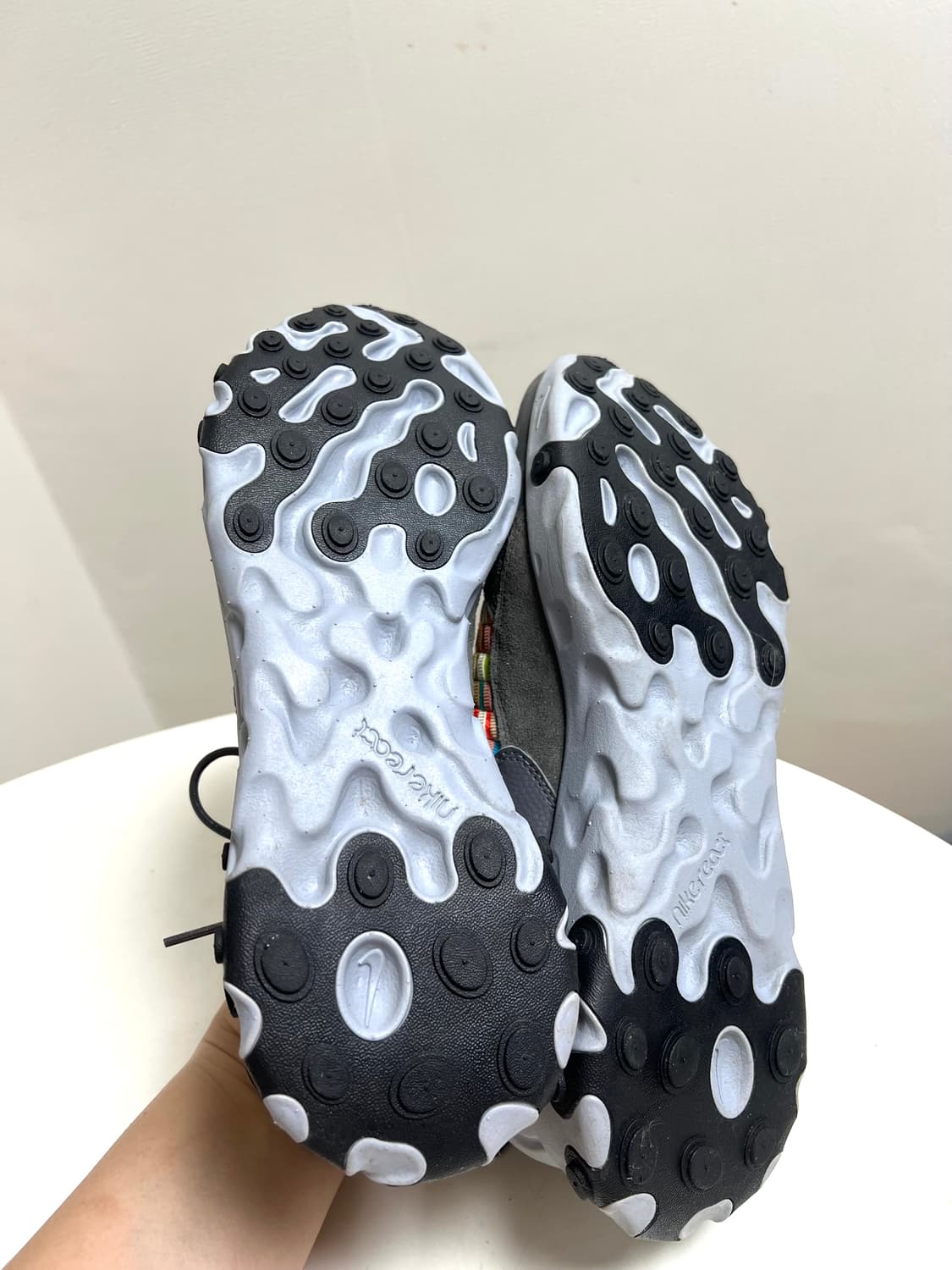 [275] 나이키 리액트 세르투 소프넷 그레이 멀티컬러 상품이미지8