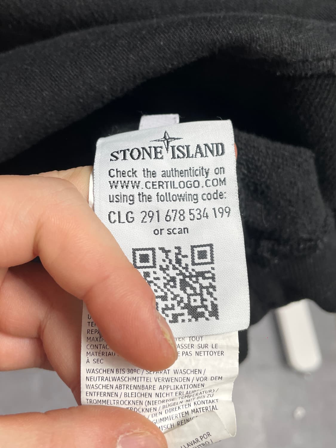 스톤아일랜드 와펜 검정 맨투맨 (on.736) 상품이미지7