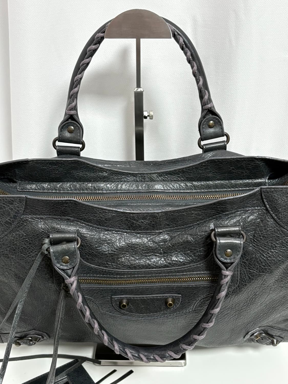 발렌시아가 시티 모터백 다크그레이 상품이미지3