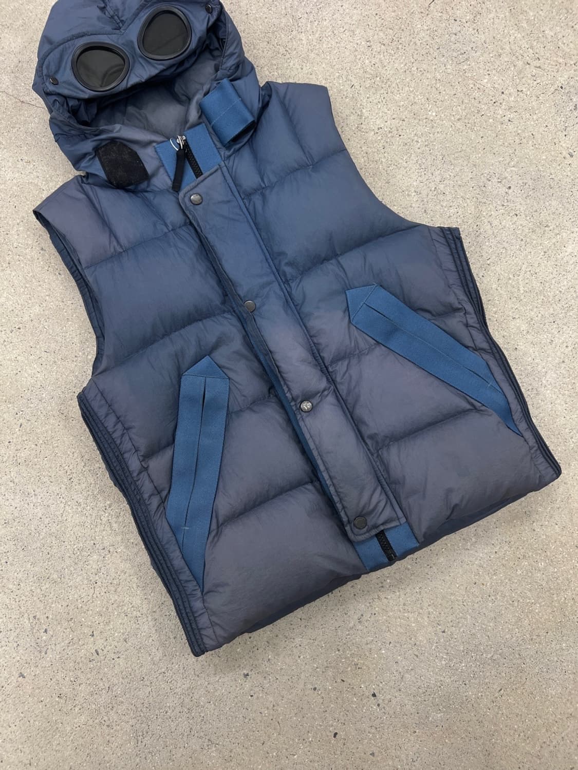 CP컴퍼니 썬페이드 고글 패딩 베스트 상품이미지5