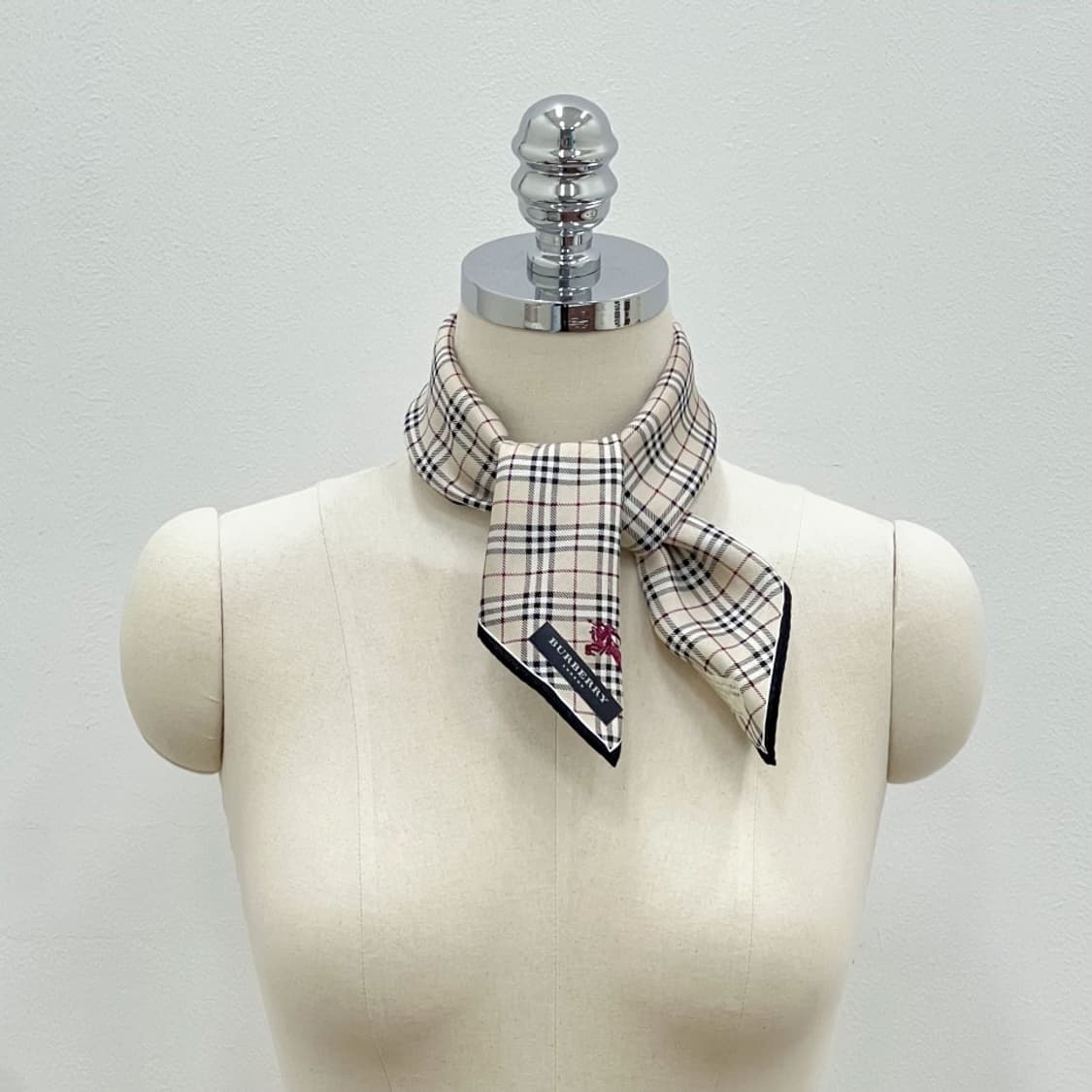 (새상품) burberry/ 버버리 쁘띠스카프 손수건 상품이미지7