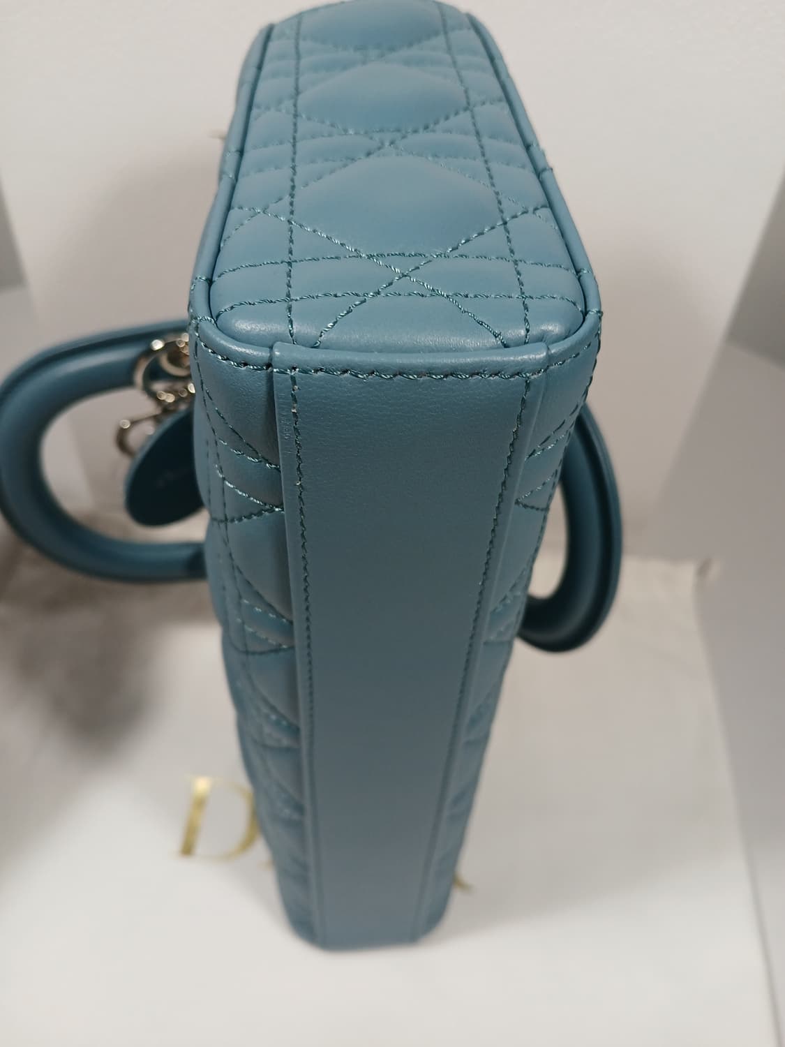 디올 레이디 디조이 토트백 미듐 M0540PNGE 상품이미지6