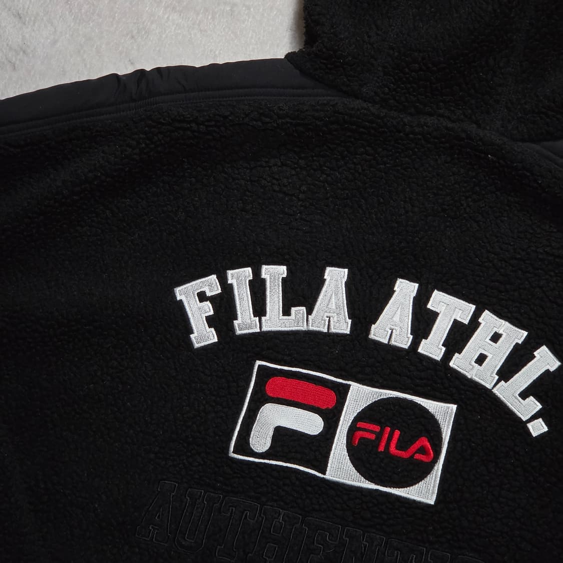 휠라 투웨이 오버핏 자수 후리스 점퍼 상품이미지2