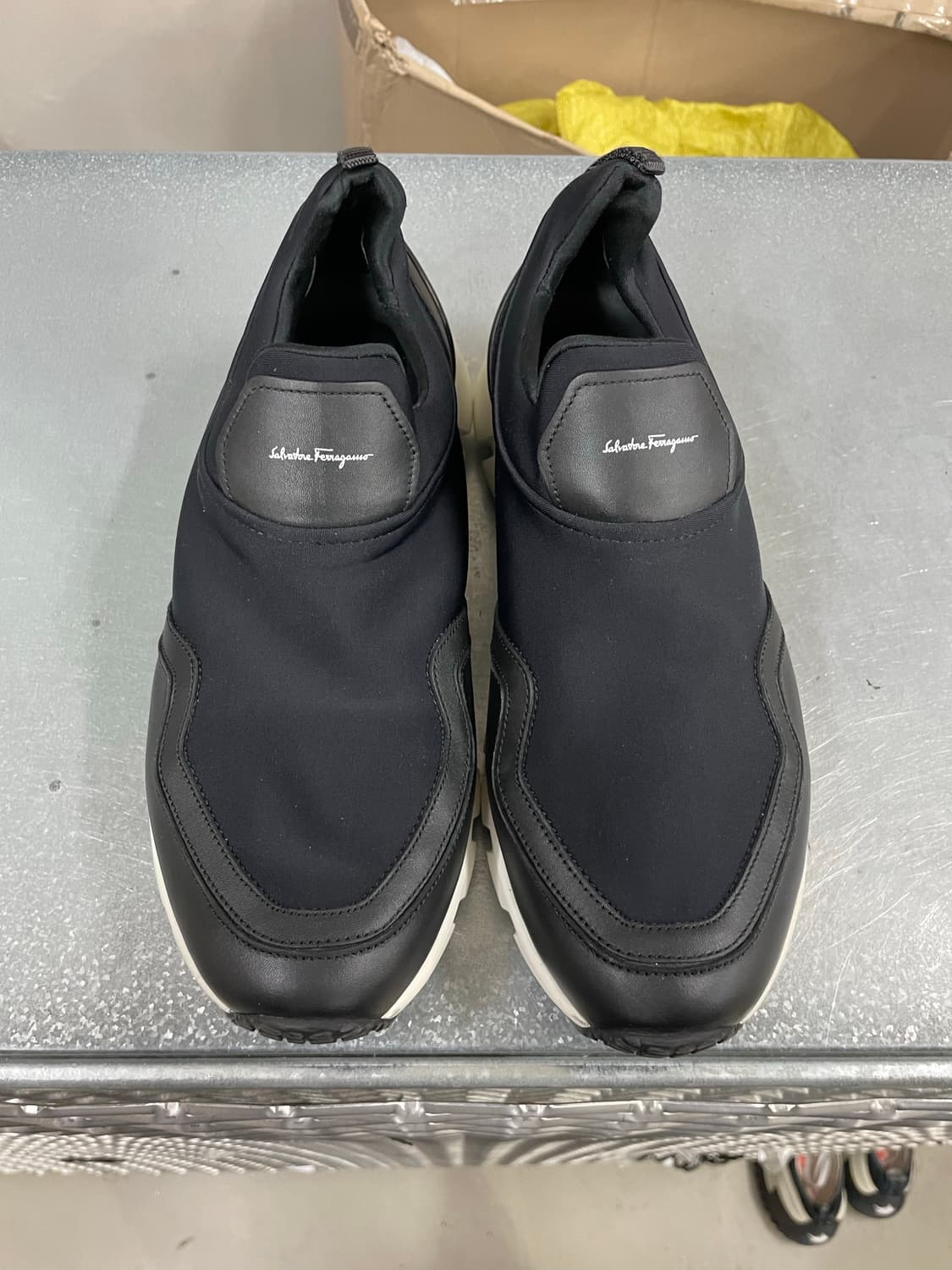 페라가모 슬립온 레더 스니커즈 8M 상품이미지5