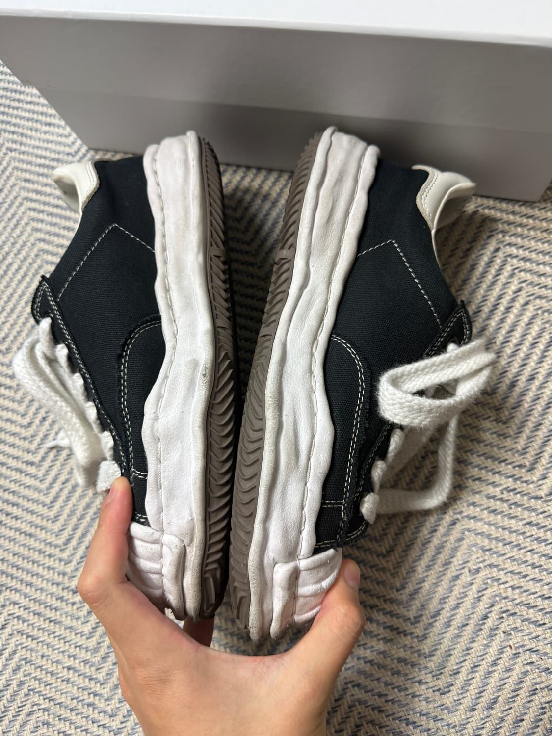 메종 미하라 야스히로 블레이키 OG 솔 캔버스 로우탑 스니커즈 블랙 화이 상품이미지4