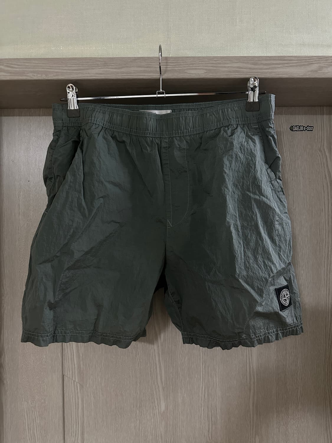 새상품급 백화점판) 스톤아일랜드 나일론 메탈 숏팬츠 M 상품이미지1