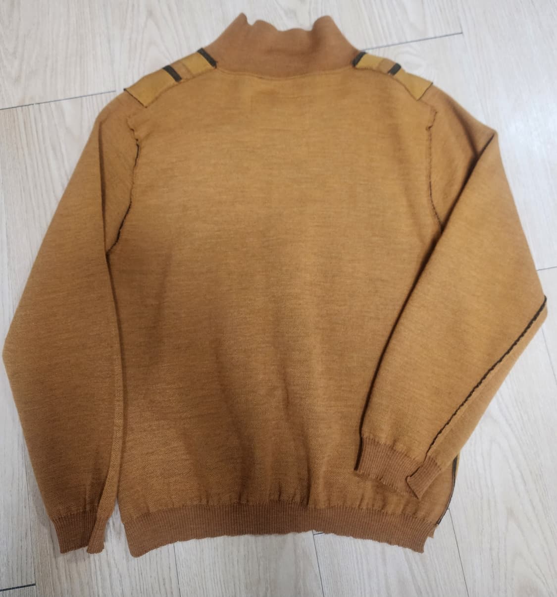 카미엘포트젠스 70's 가디건(옐로우브라운) 상품이미지2