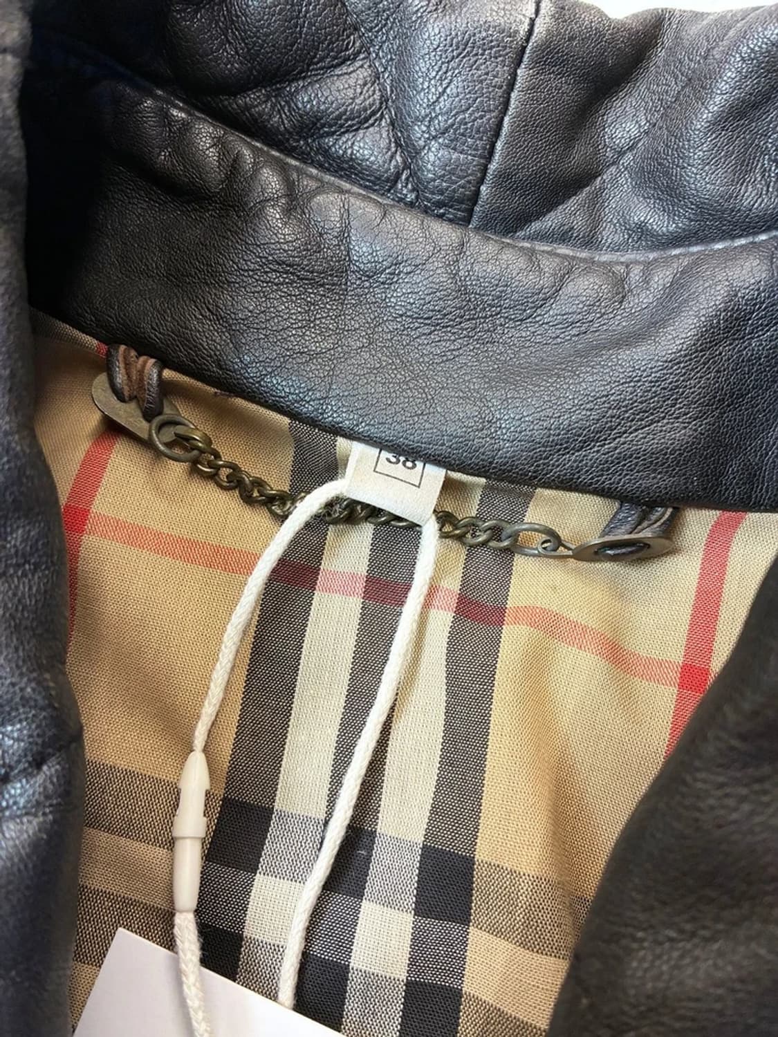 버버리 90's 숄카라 양가죽 퀼팅 루즈핏 코트 PN6107 상품이미지8