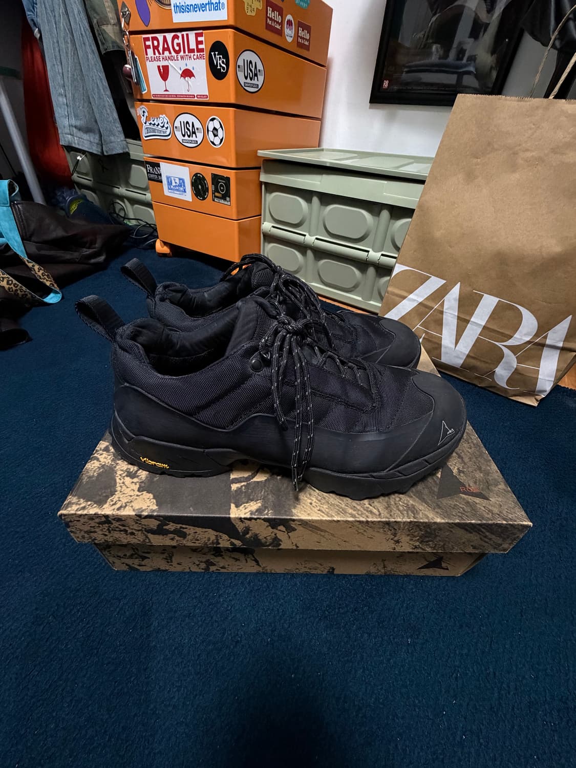 로아 하이킹 카타리나 블랙 44사이즈 상품이미지2