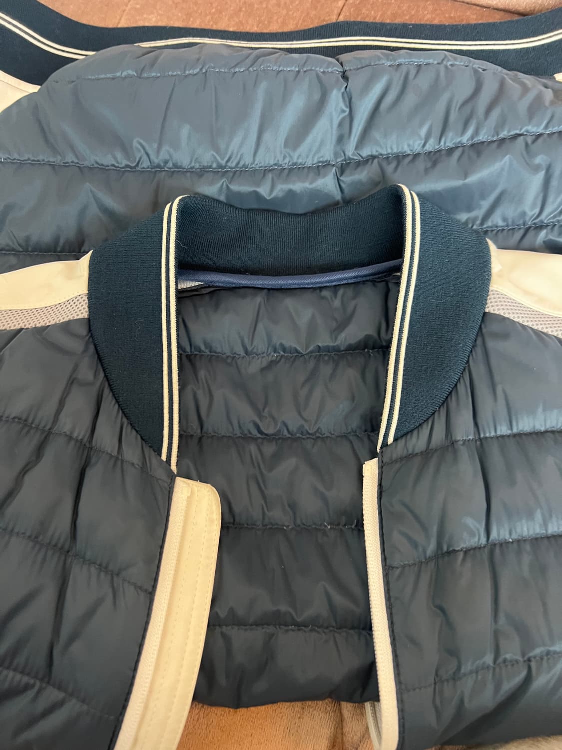 캘러웨이  네이비 간절기 골프 구스경량패딩
 상품이미지3