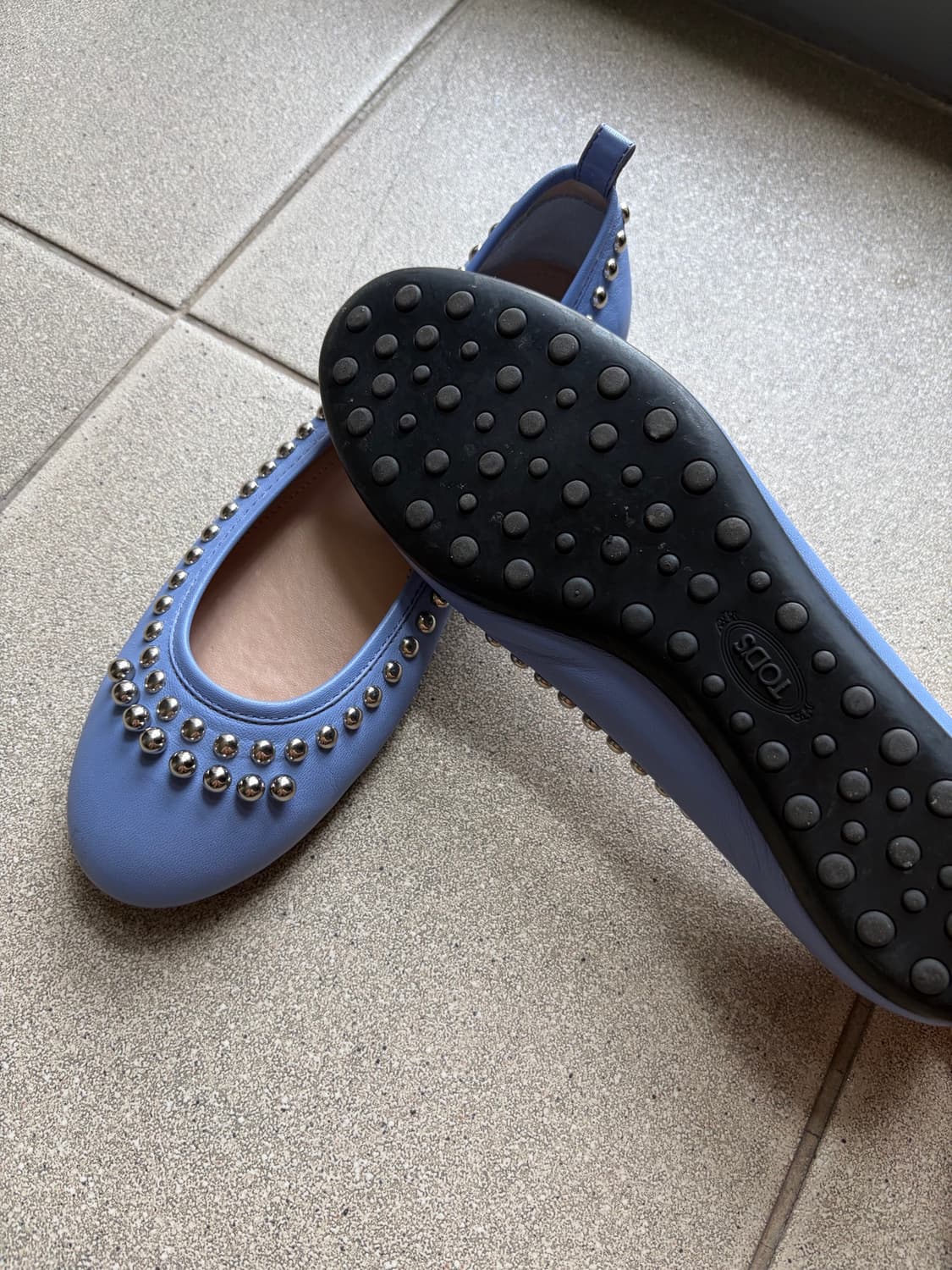 Tods 토즈 스터드 플랫슈즈 상품이미지4