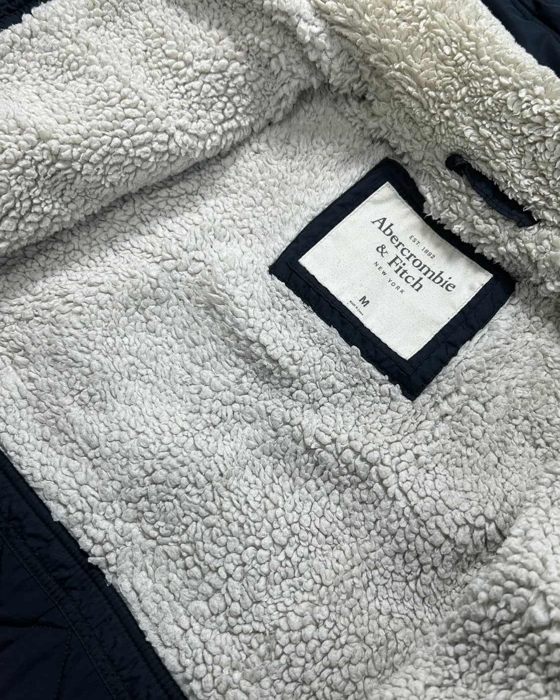 아베크롬비 패치로고 네이비 숏패딩  상품이미지7