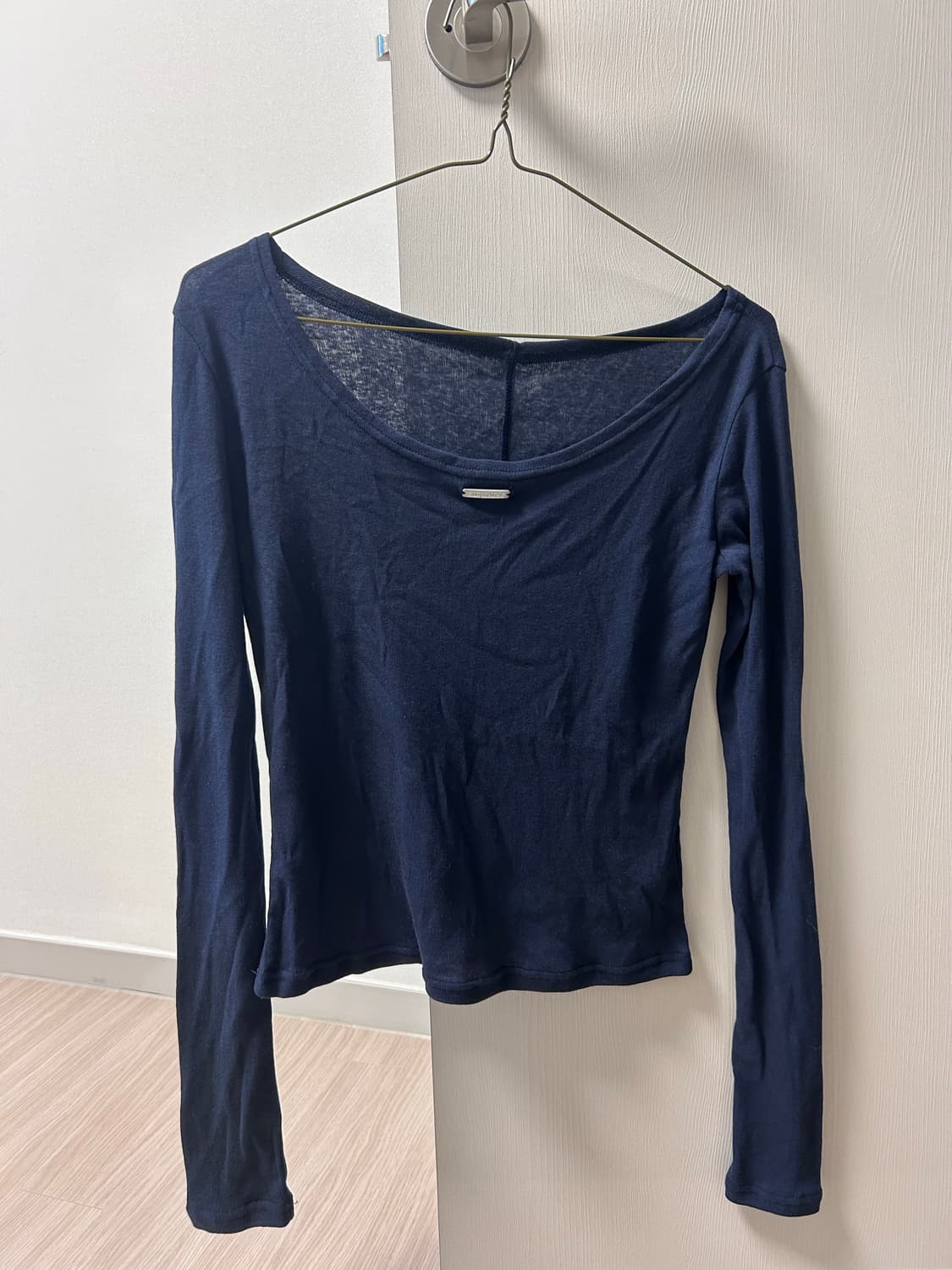 아워캐비넷 turn 2way tee 네이비 컬러 상품이미지2