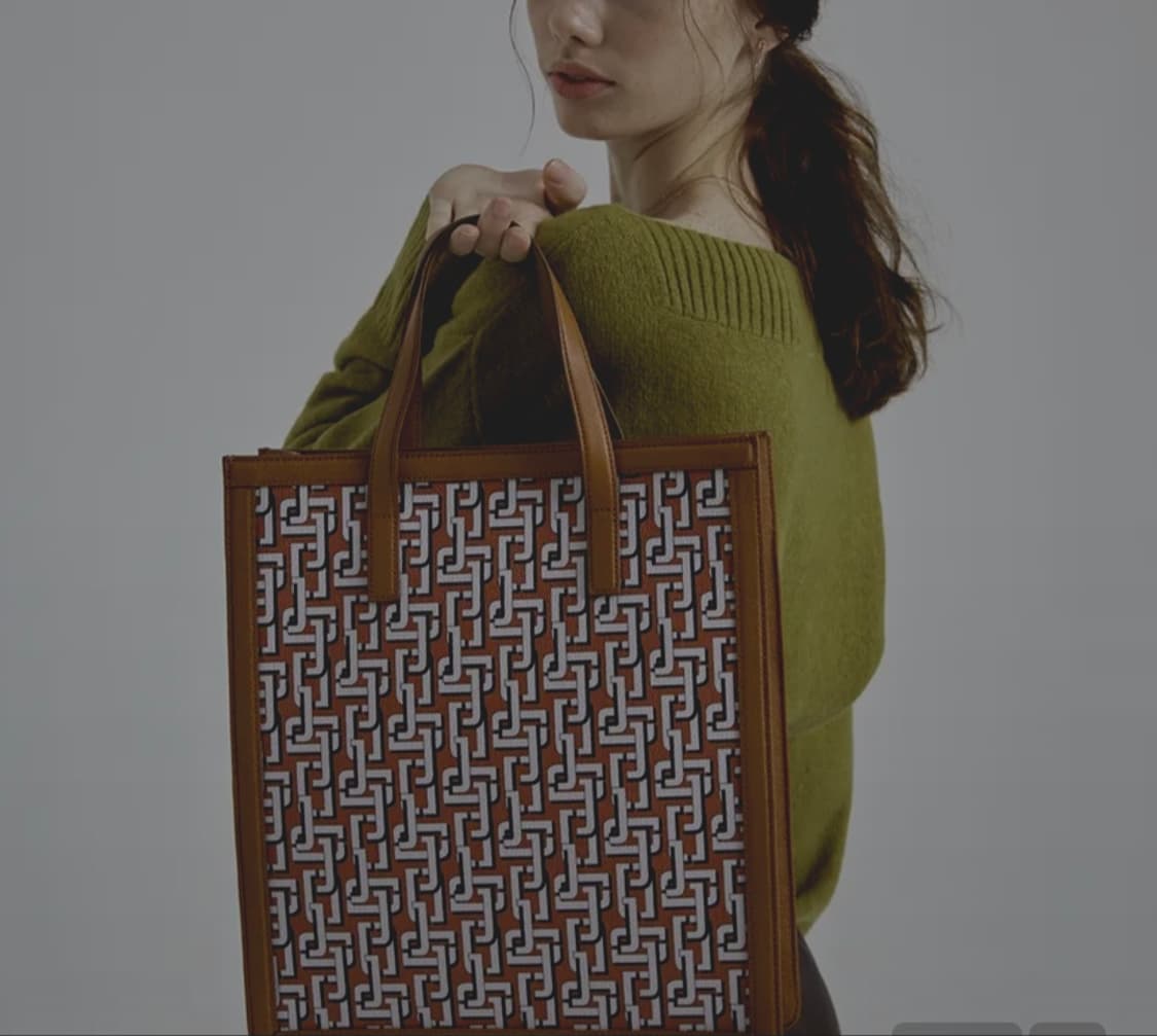 제이에스티나(J.ESTINA)의 '노이(NOI)' 모노그램 토트백 상품이미지2