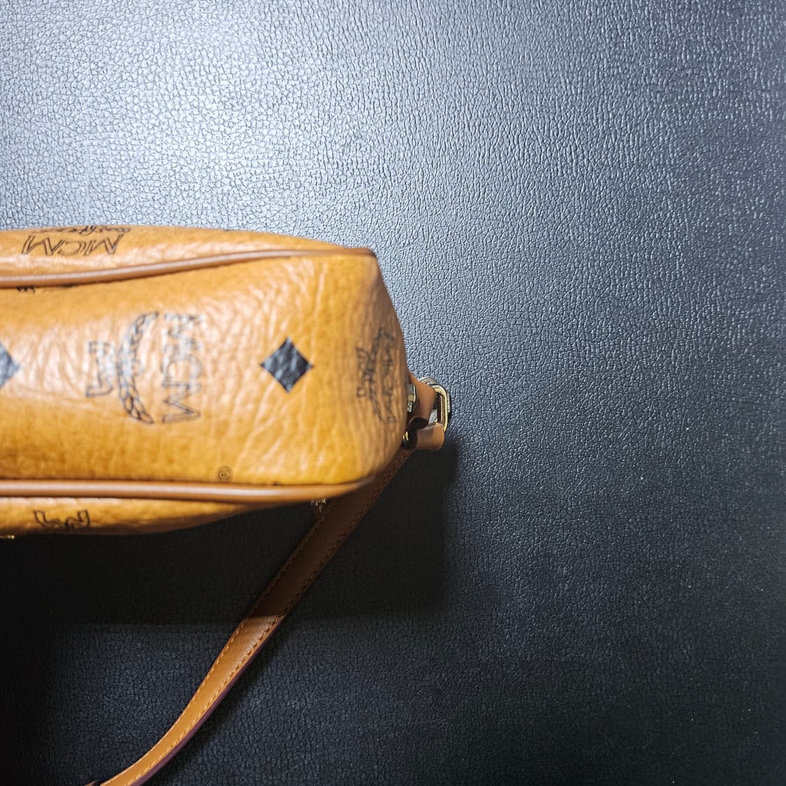 MCM 비세토스 크로스백 미니 꼬냑 상품이미지5