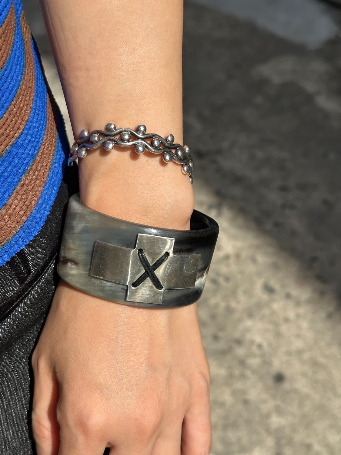 Vintage Horn & 925 Silver Cross Bangle 상품이미지6