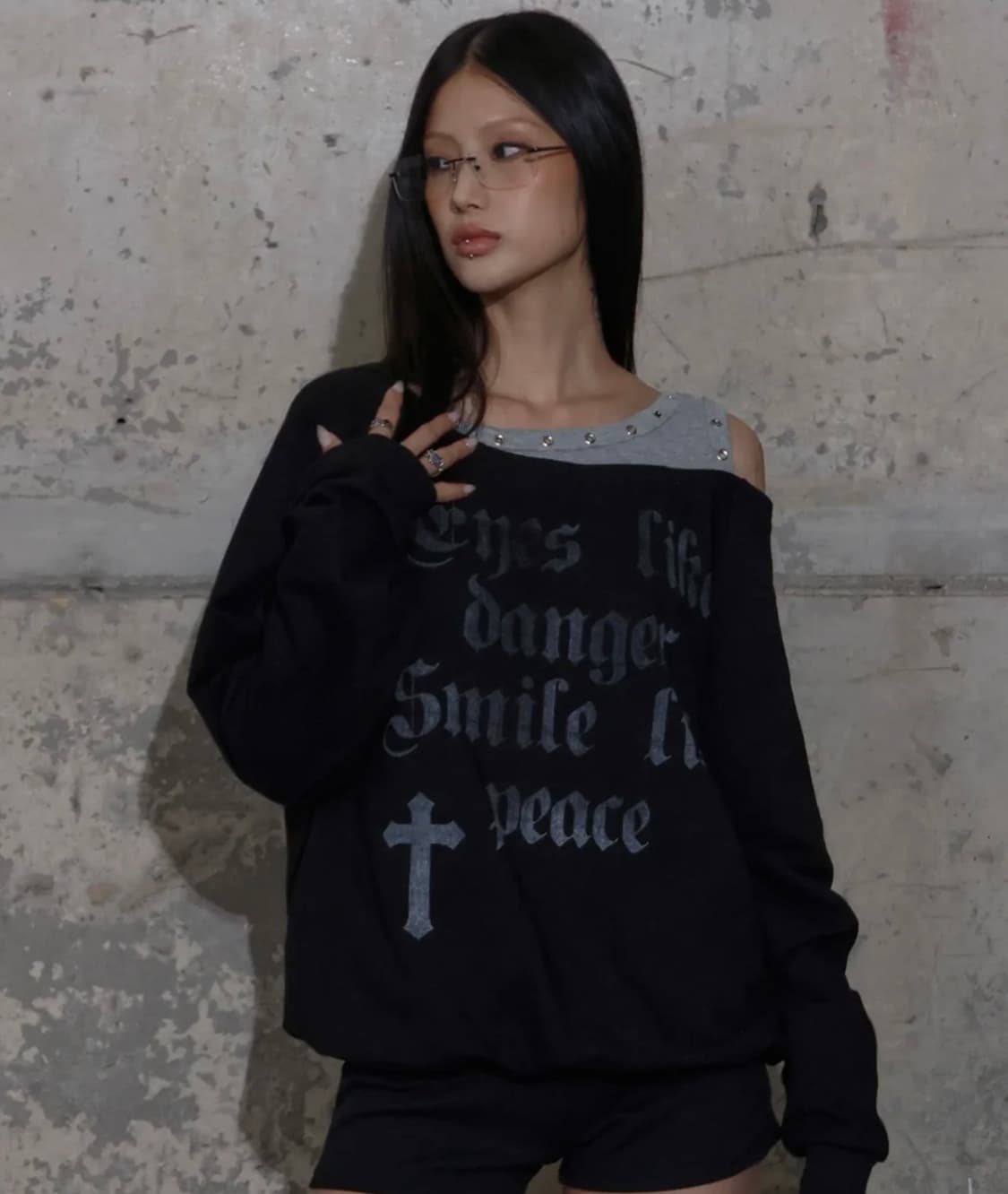 팬시클럽 로저리 노이어 스웻셔츠 상품이미지1