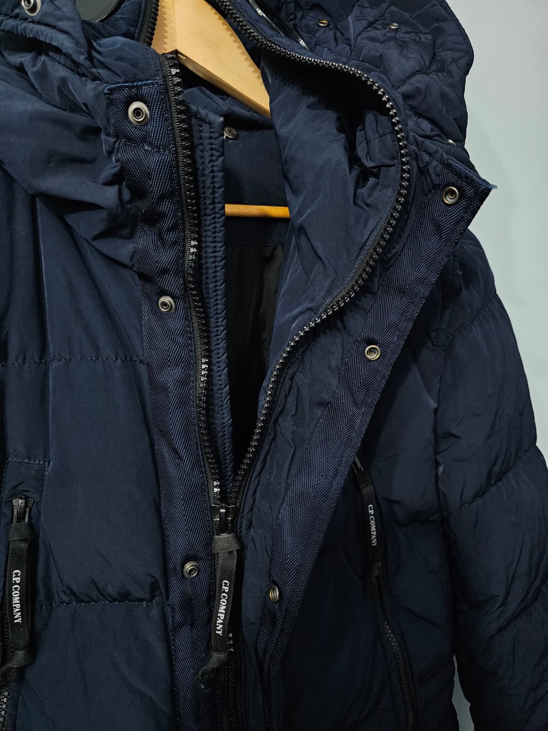 CP 컴퍼니 노르지 고글 후드 패딩 105 상품이미지5