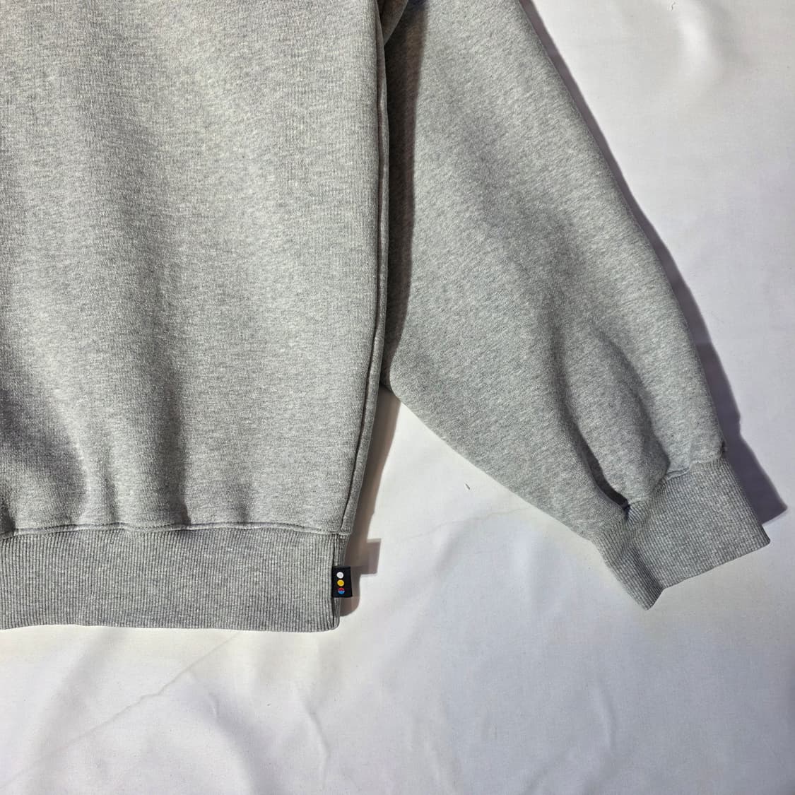 [2XL]아이앱 스튜디오 엠보스 스웻셔츠 상품이미지5