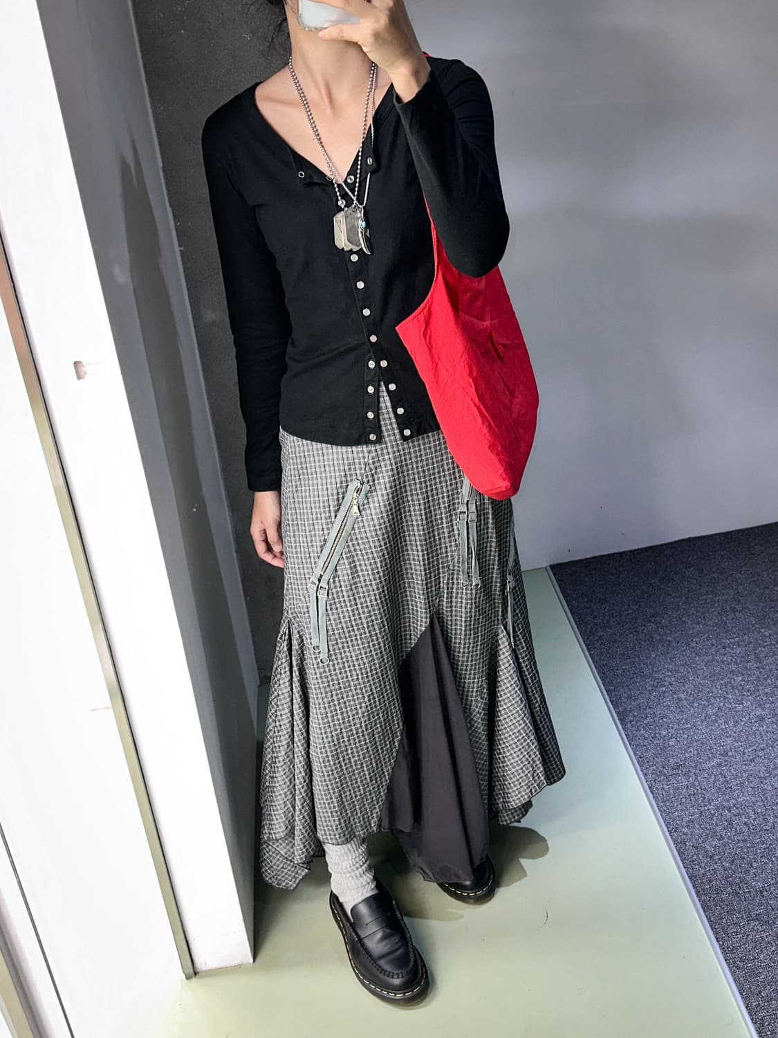 agnes B black snap buttons cardigan 상품이미지3