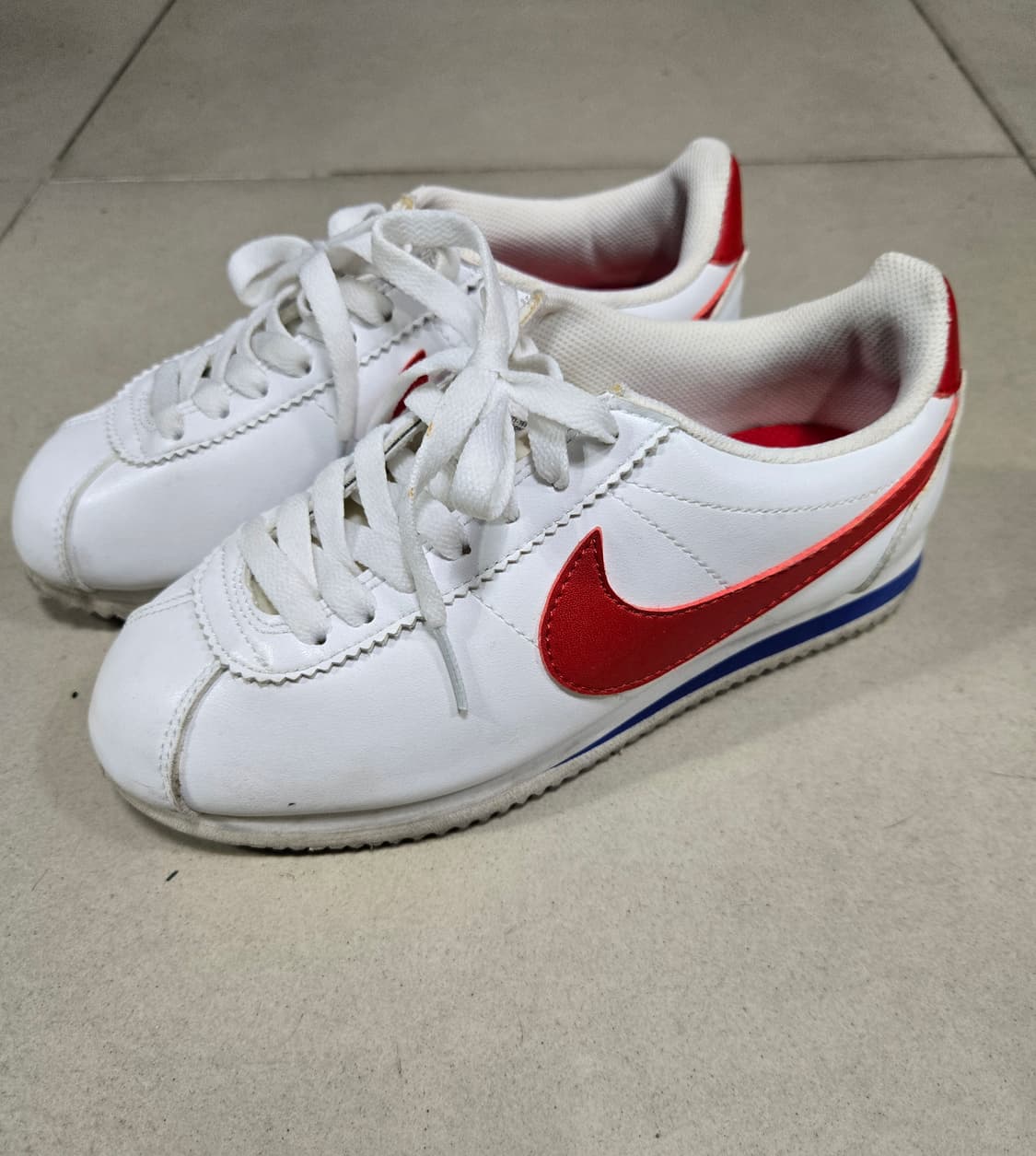 나이키 코르테즈 흰빨파 스니커즈 운동화 235mm 상품이미지2