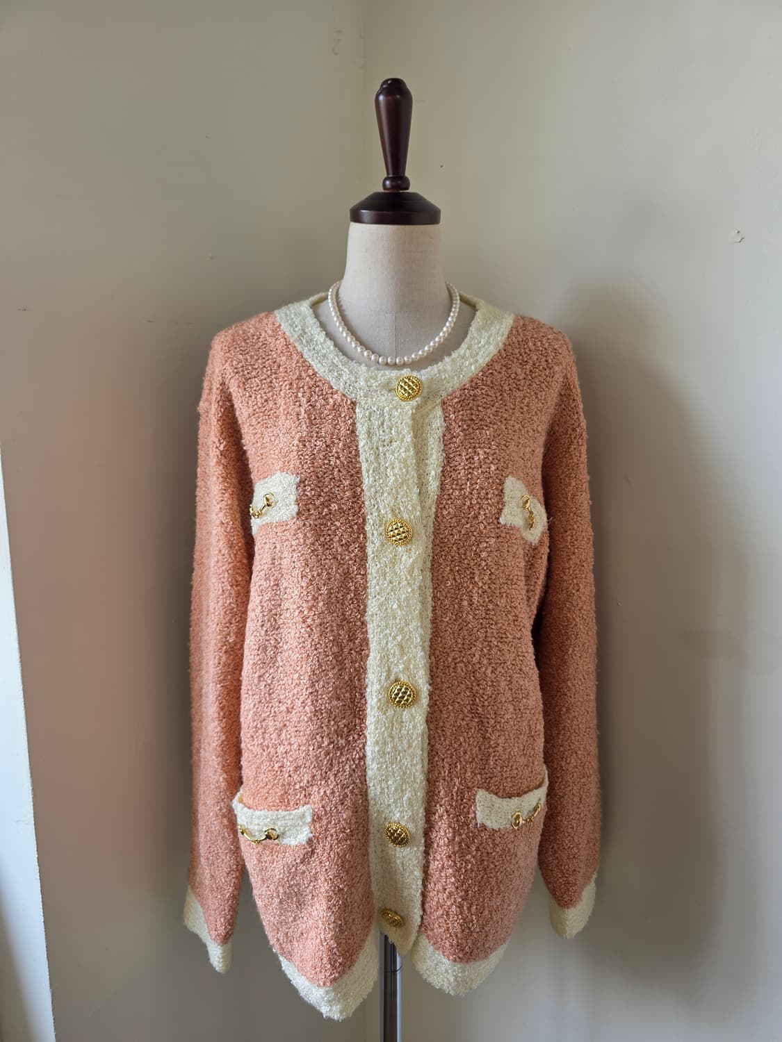 금장 버튼 부클 트위드 가디건 상품이미지2